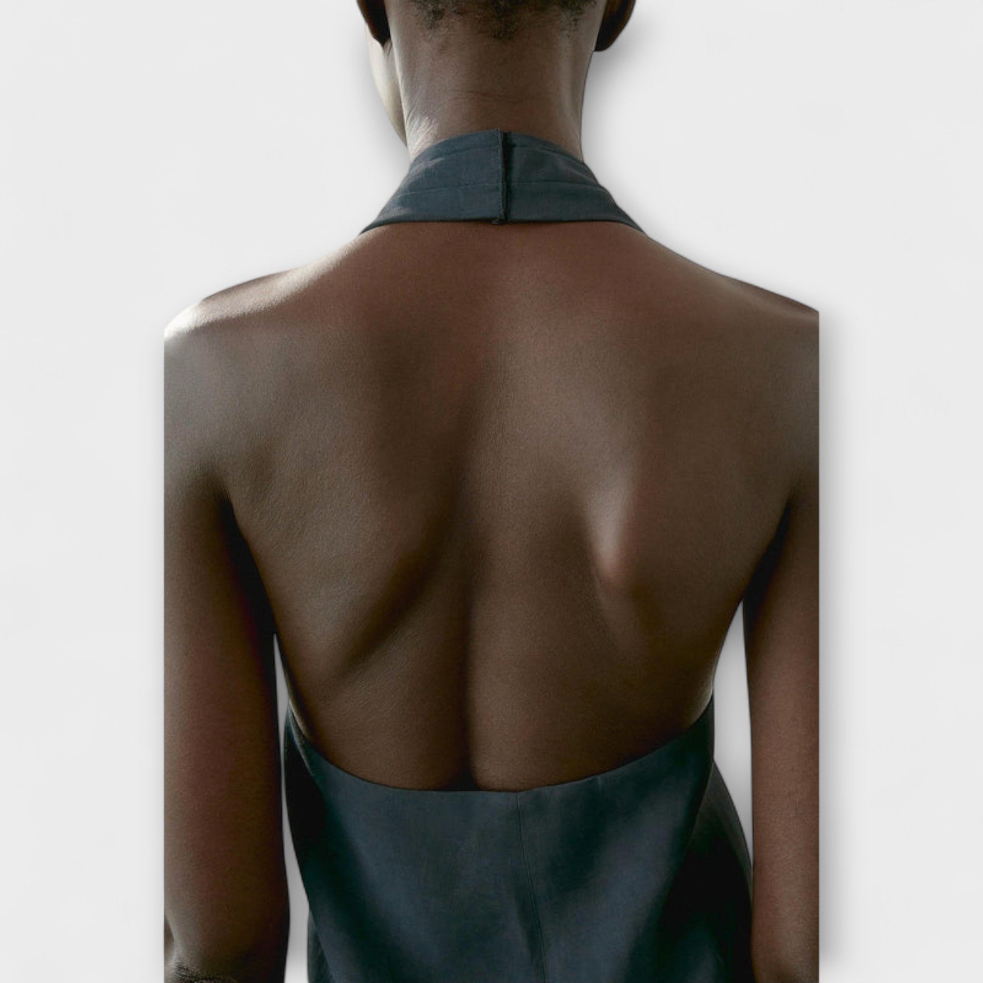 Leah - Blauer Halter Neck Top mit Rückenausschnitt