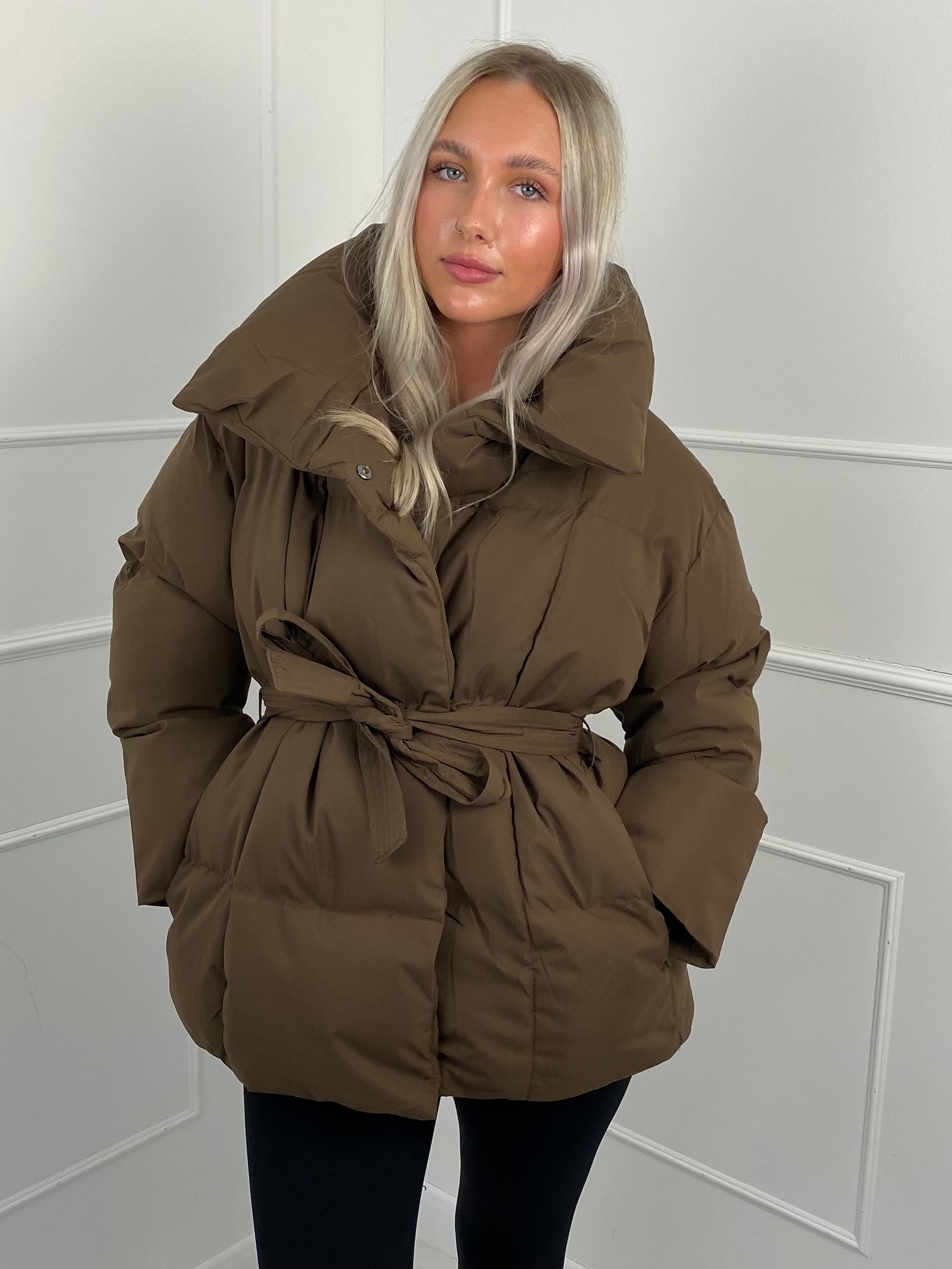 KARLY - Kurze Gürteltaschen-Pufferjacke