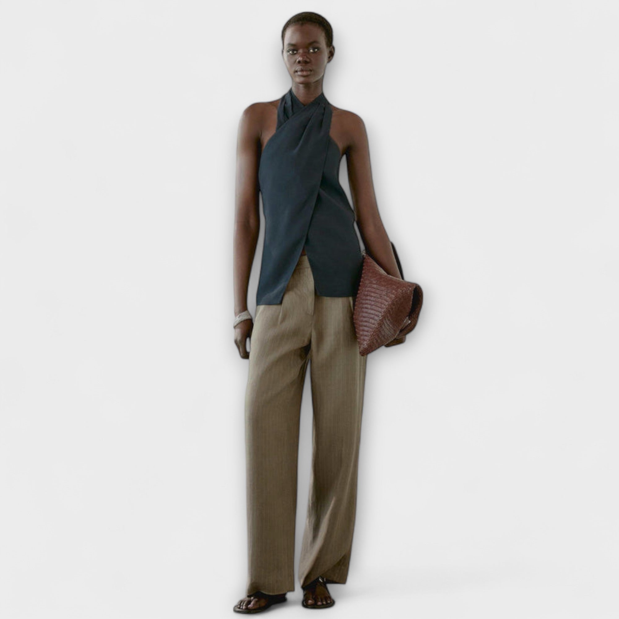 Leah - Blauer Halter Neck Top mit Rückenausschnitt